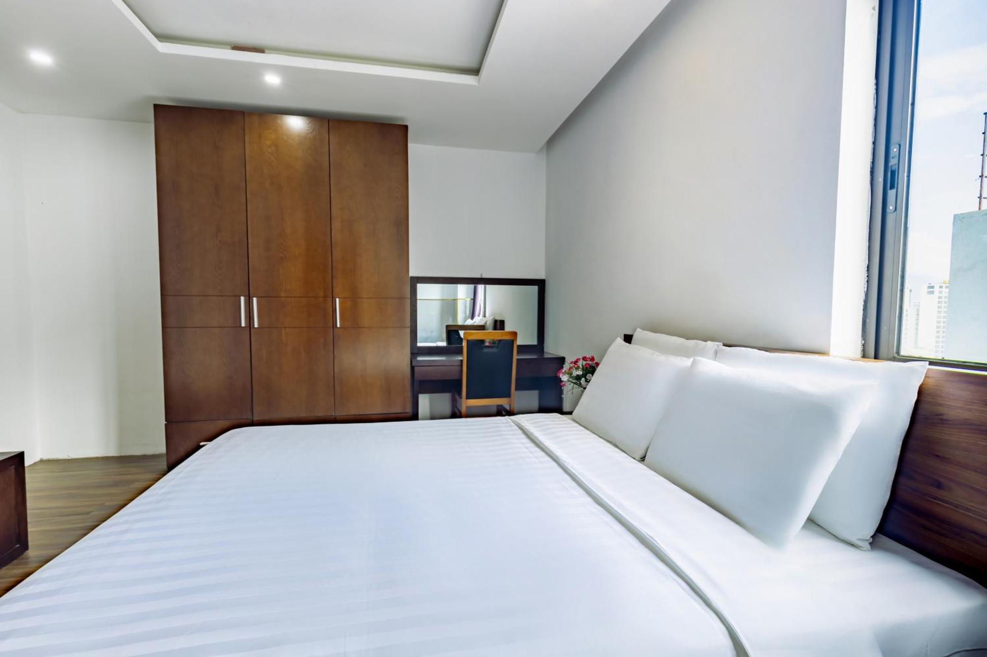 Golden Sun Apartment By New Sky Travel Дананг Екстер'єр фото